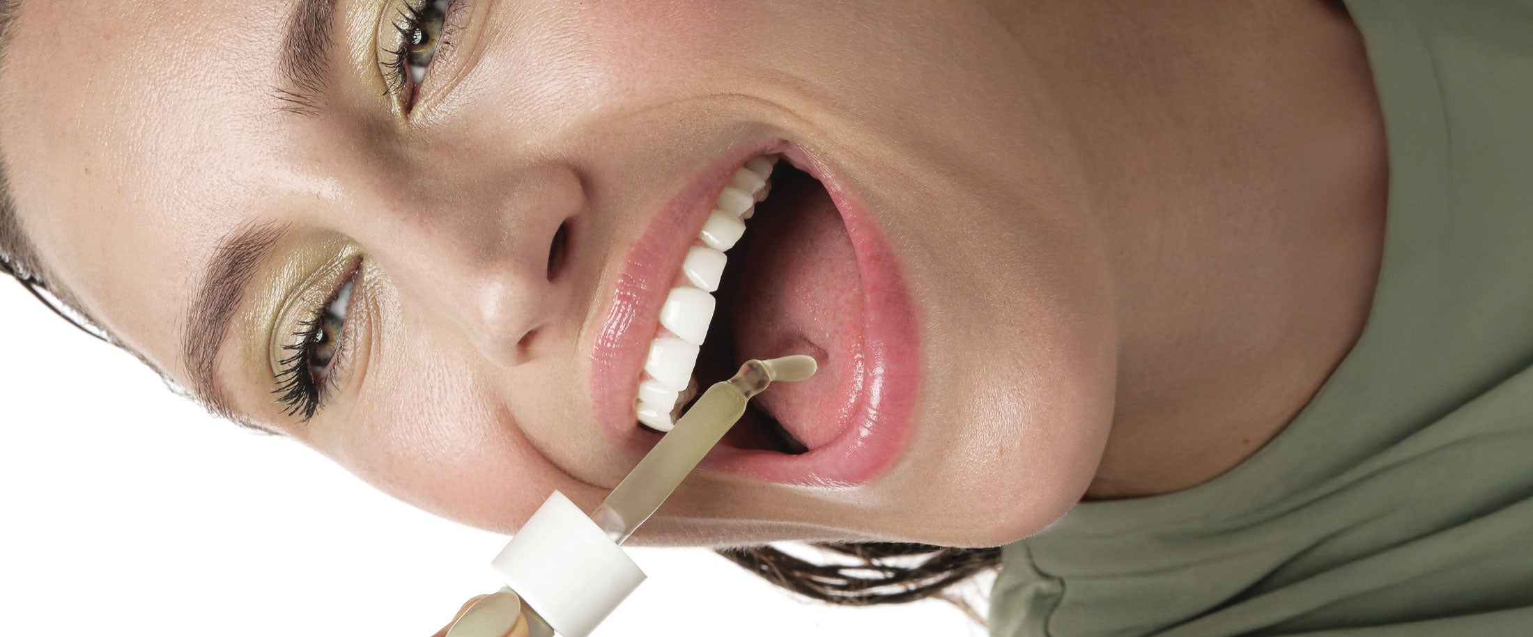 Why do you have a white tongue? Oral hygiene mistakes to avoid